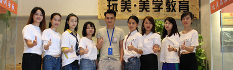 玩美化妆培训学校讲师